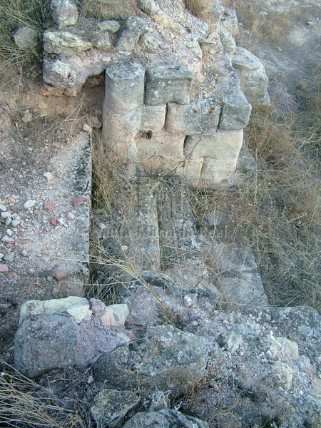 Restos de la puerta de la iglesia