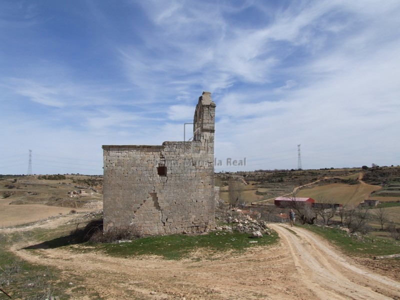 Exterior desde el lado oeste