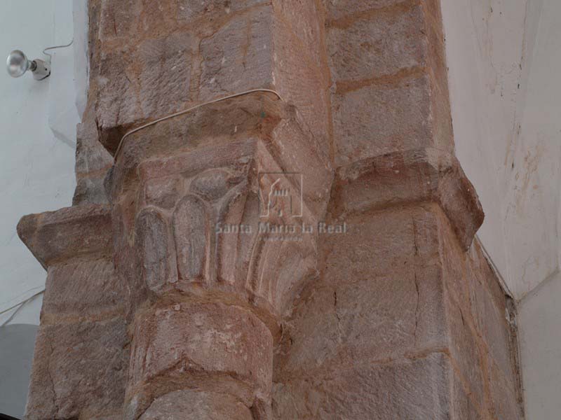 Capitel del arco triunfal Capitel del arco triunfal