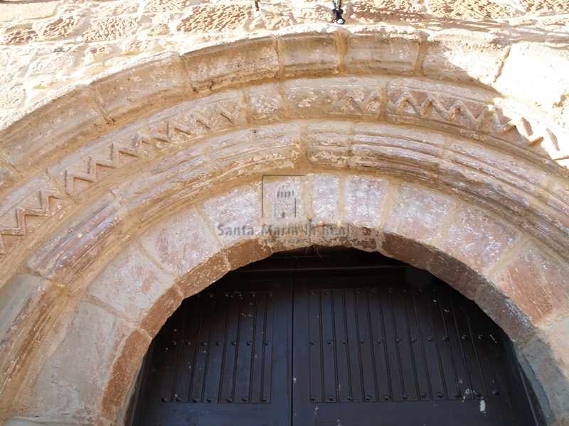 Detalle de la portada del pórtico