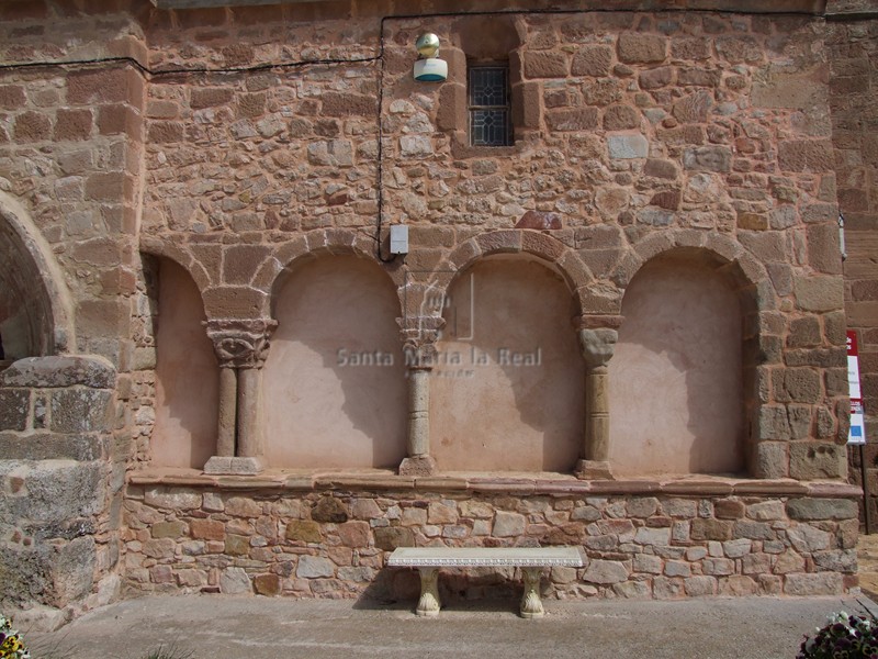 Detalle del pórtico cegado