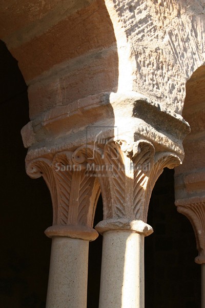 Capiteles del pórtico