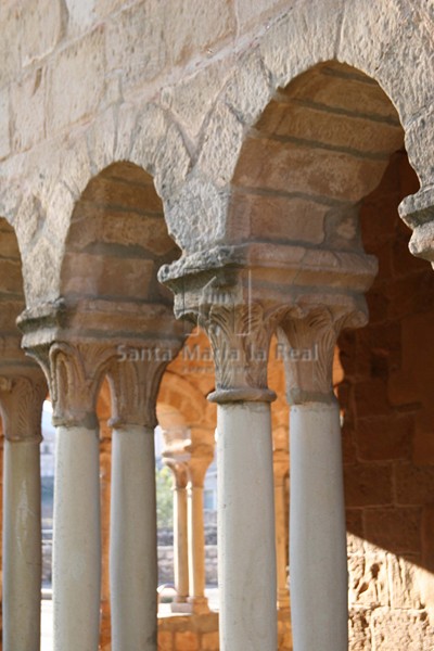 Detalle de la galería porticada