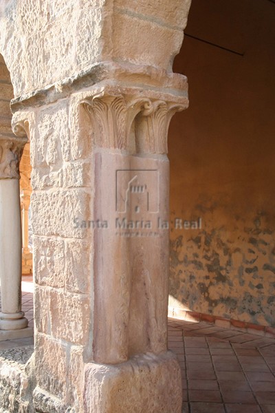 Detalle de la galería porticada