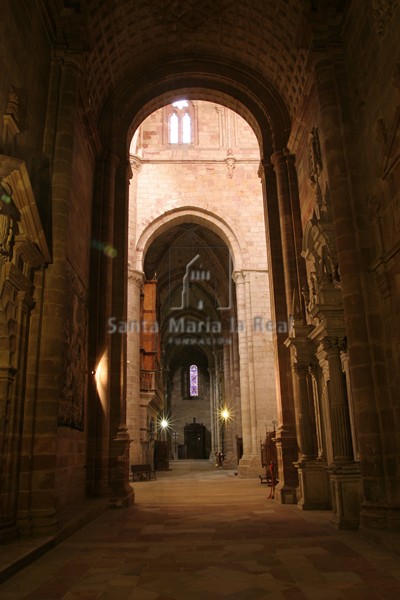 Nave lateral desde la girola