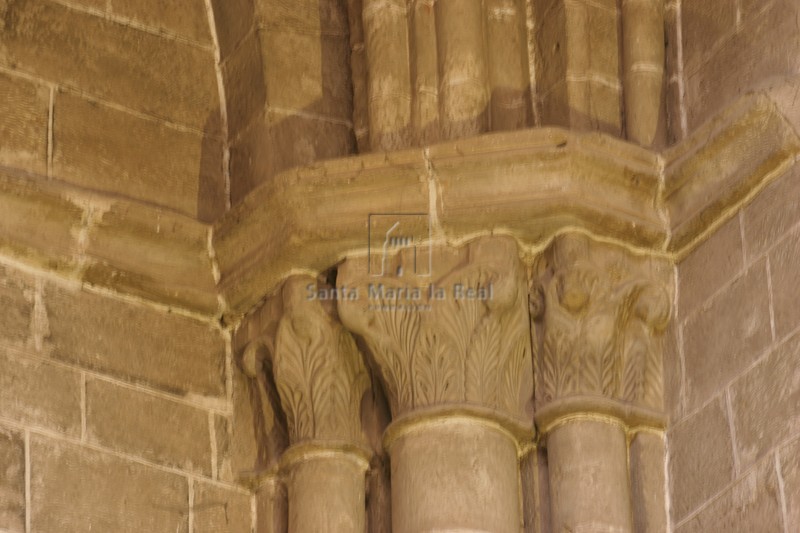 Capiteles del interior