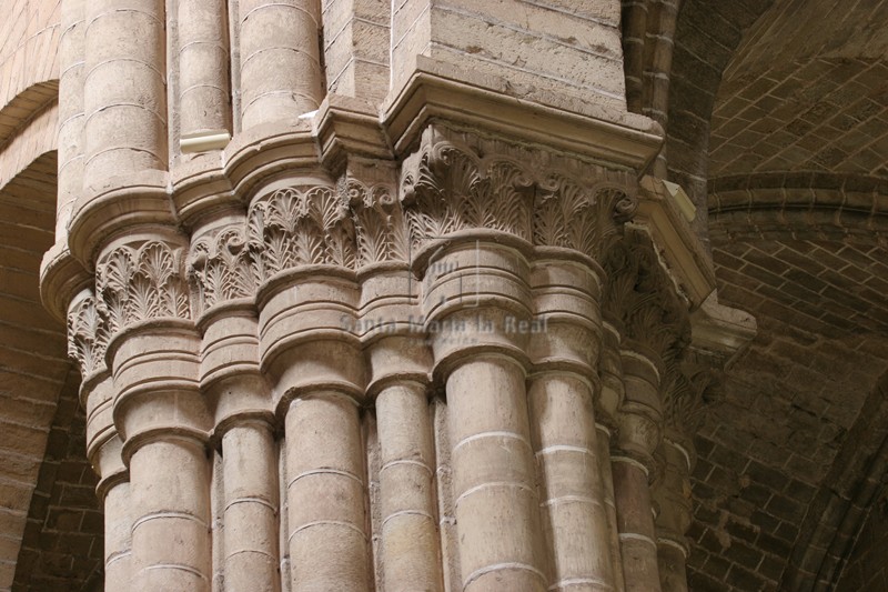 Capiteles del interior