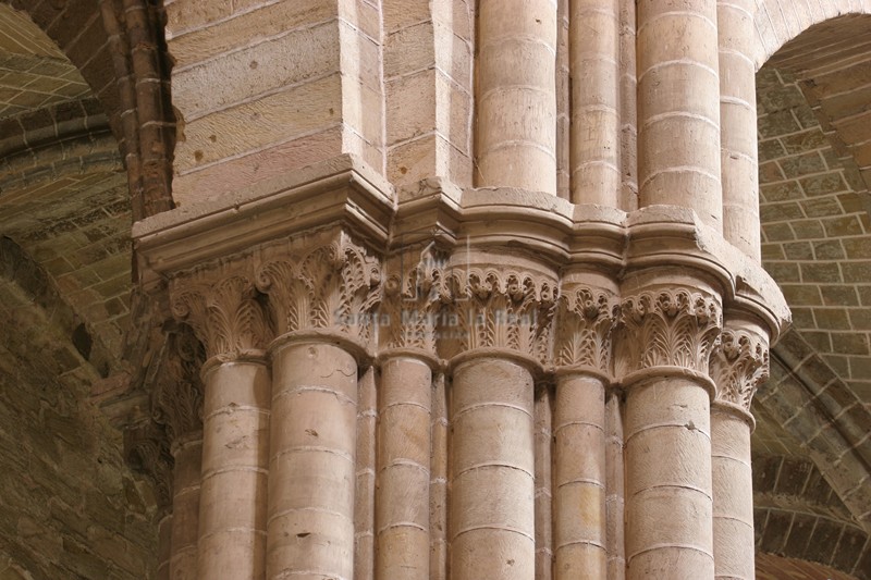 Capiteles de las naves