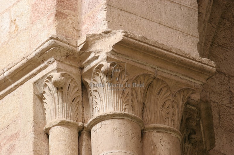 Capiteles del interior
