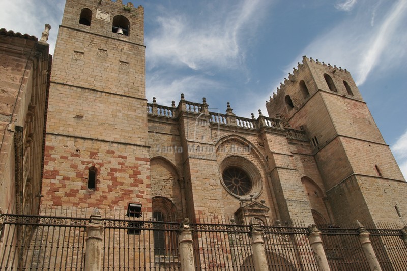 Vista de la fachada occidental