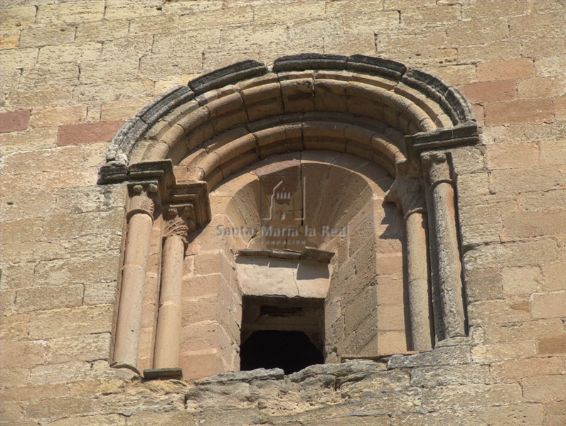 Ventana de la cabecera