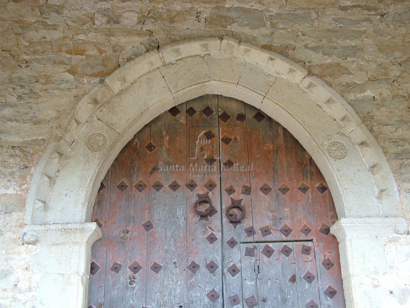 Detalle de la puerta sur