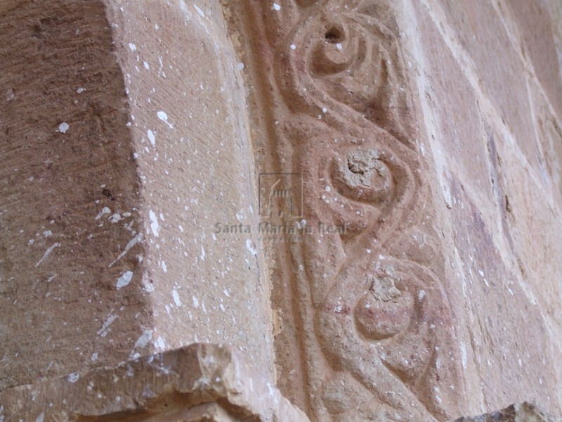 Detalle de la portada sur