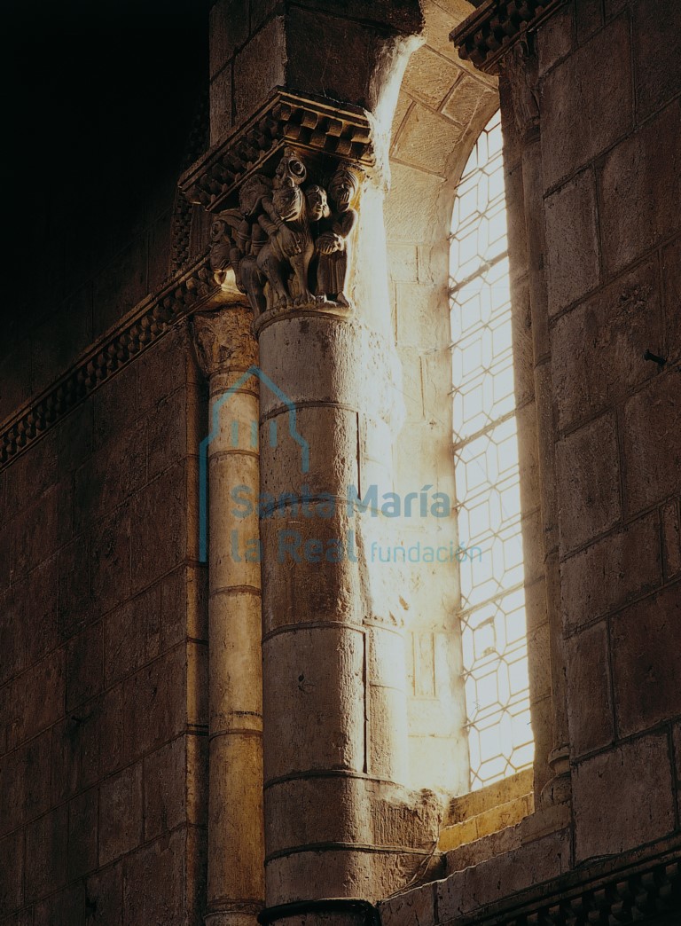 Detalle de la ventana de la nave sur