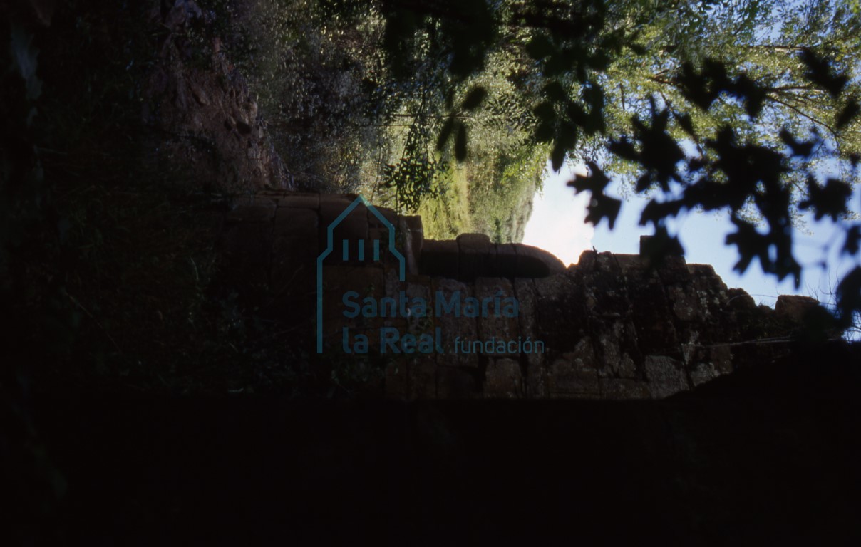 Vistas desde el sudeste de la iglesia. Estado en 1997