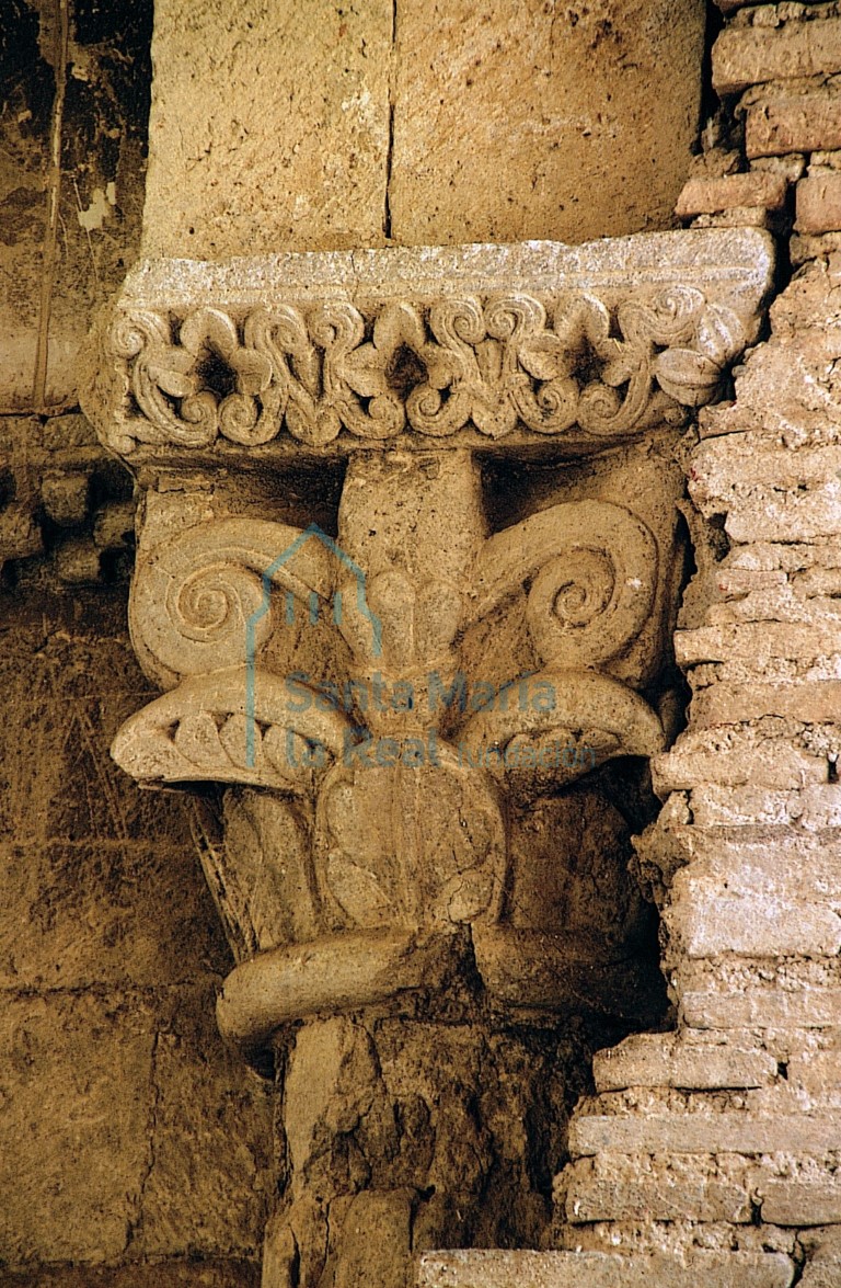 Capitel derecho de la Capilla del Evangelio