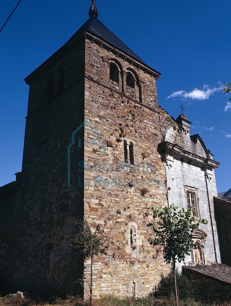 Exterior de la fachada occidental