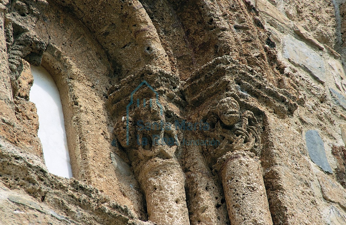 Detalle de la ventana del muro meridional