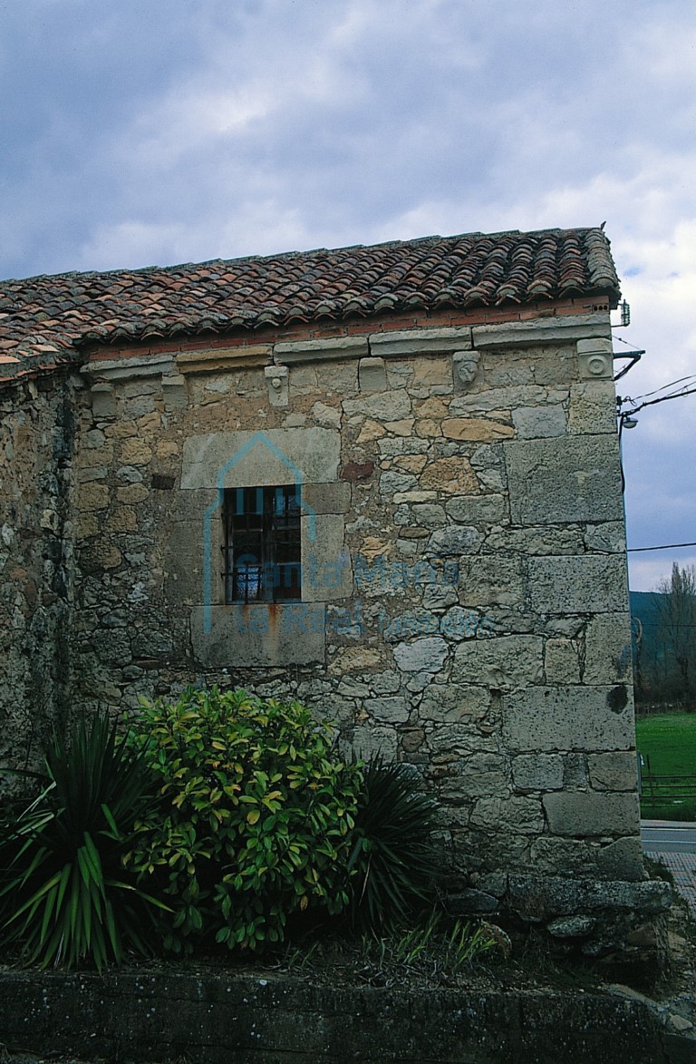 Cabecera del muro meridional