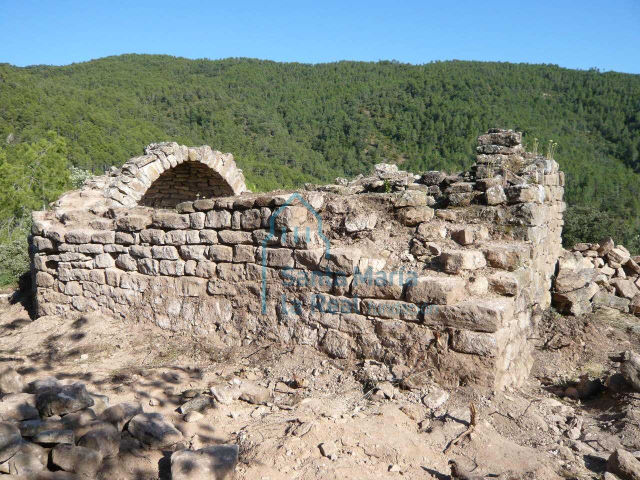 Restos de la iglesia antes de la restauración