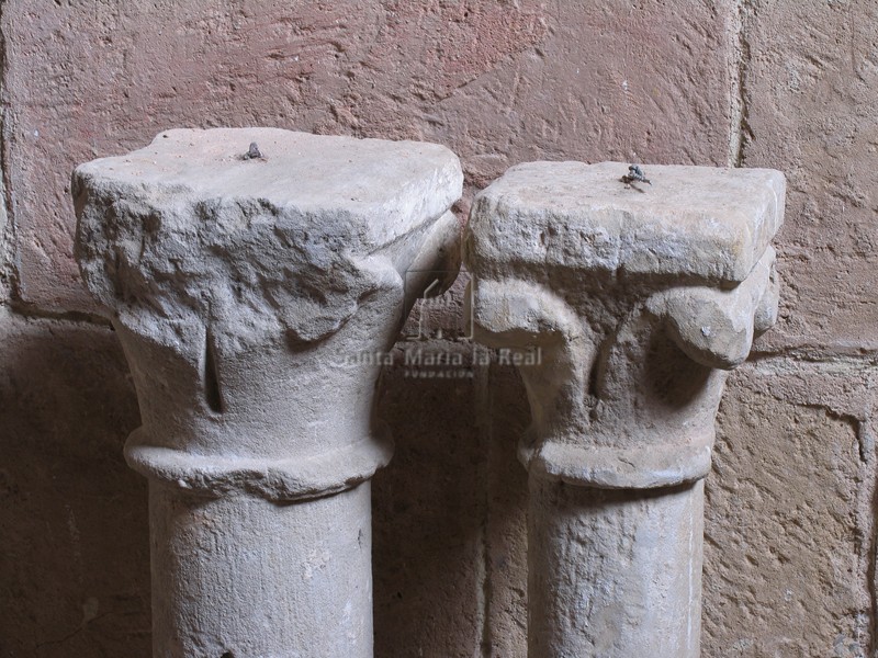 Capiteles de la antigua catedral románica
