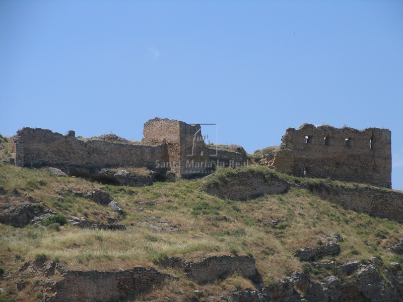 Vista del castillo de Cervera desde la ermita, lugar donde tuvo lugar la leyenda de la imagen