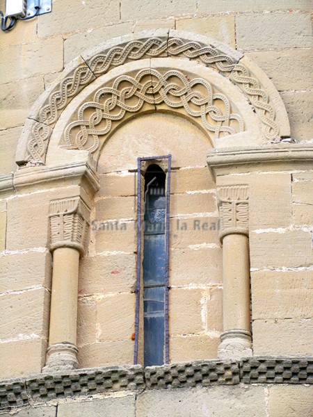 Ventana sureste del ábside