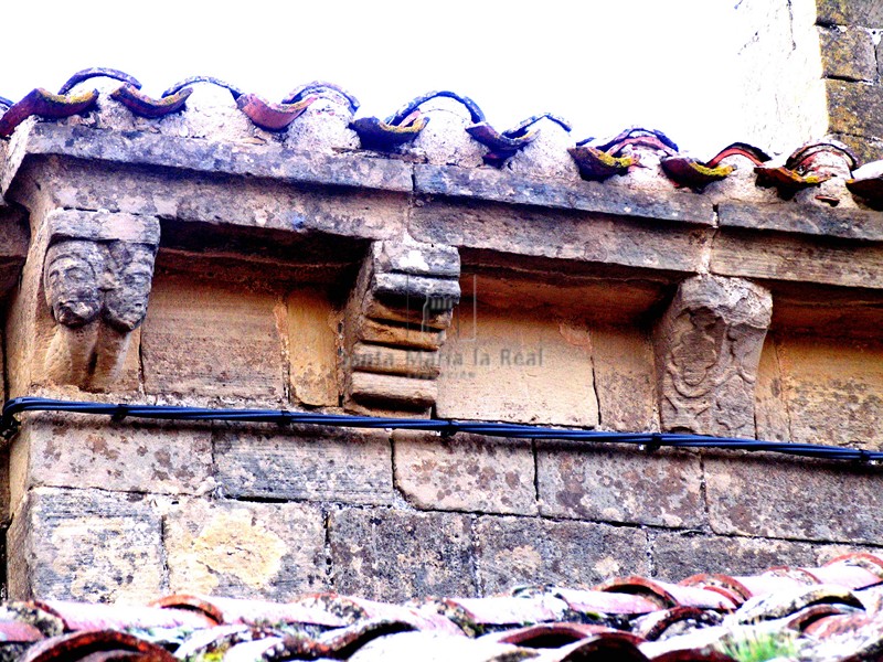 Canecillos del muro norte del presbiterio