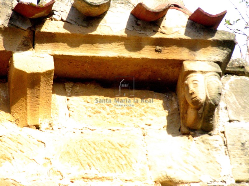 Canecillos del muro sur de la nave