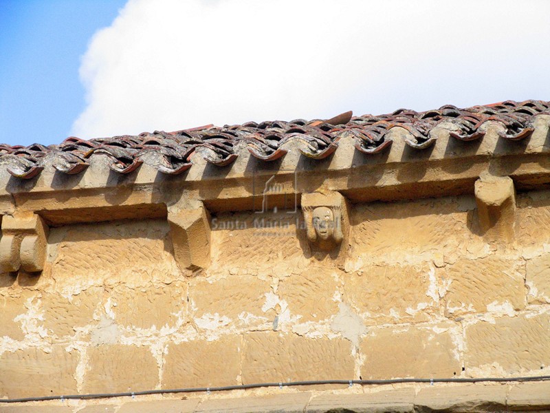 Canecillos del muro sur de la nave