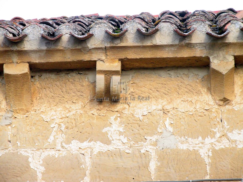Canecillos del muro sur de la nave