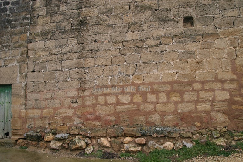 Detalle del muro del hastial occidental