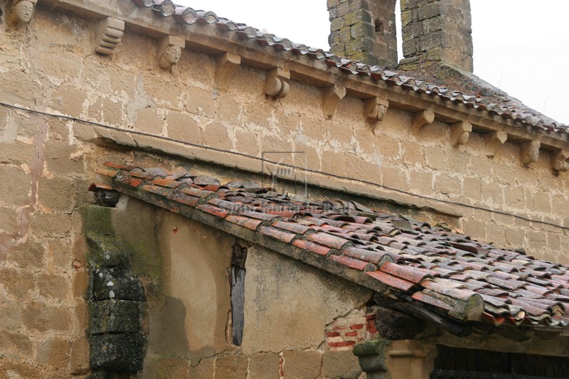 Cubierta del pórtico y cornisa