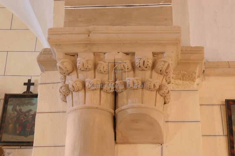Capiteles del arco triunfal