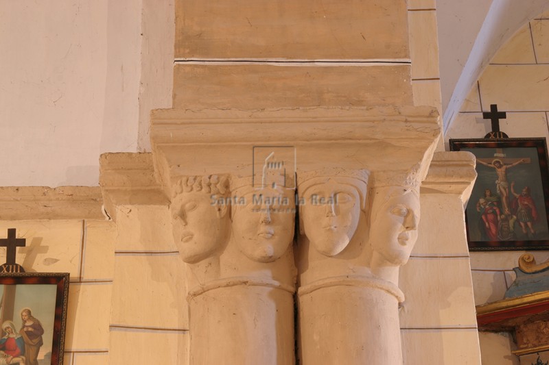 Capiteles del lado de la epístola del arco triunfal