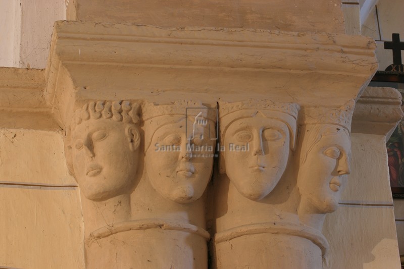 Capiteles del lado de la epístola