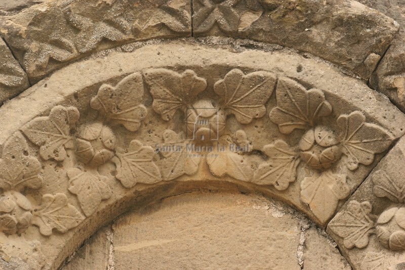 Detalle de una de las ventanas del ábside