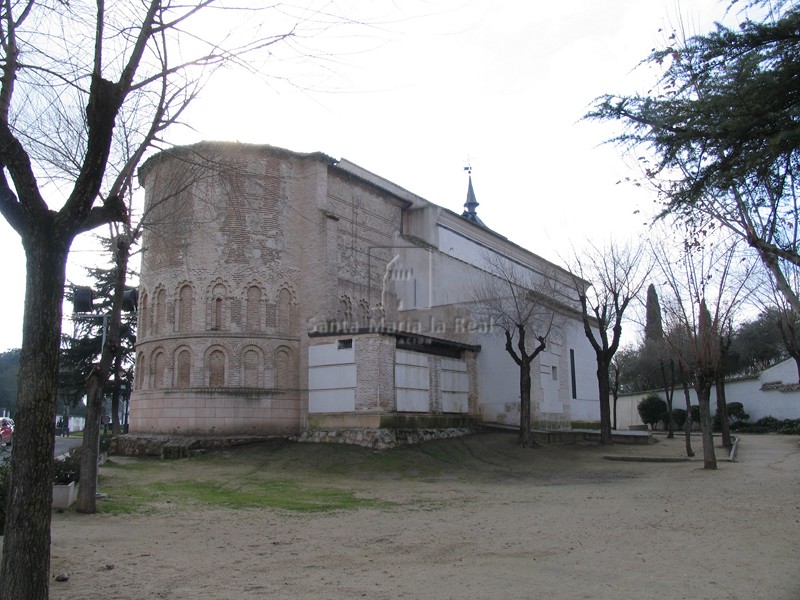 Vista exterior desde el ábside