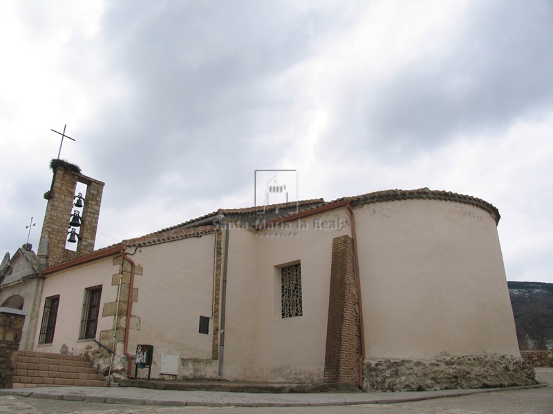 Vista exterior desde el ábside