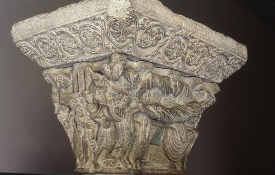 Capitel de Job del claustro de la catedral románica