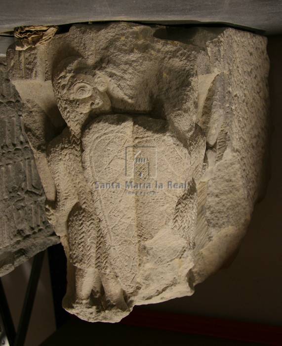 Capitel figurativo