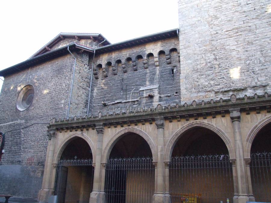 Detalle exterior de la fachada norte
