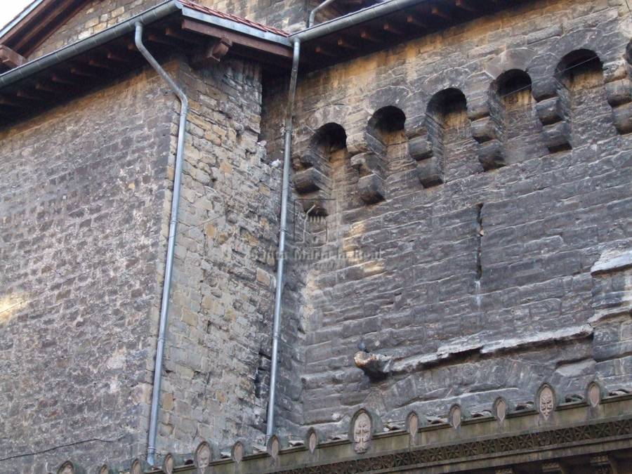 Detalle exterior de la fachada norte