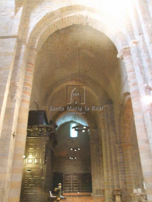 Vista interior de la nave sur
