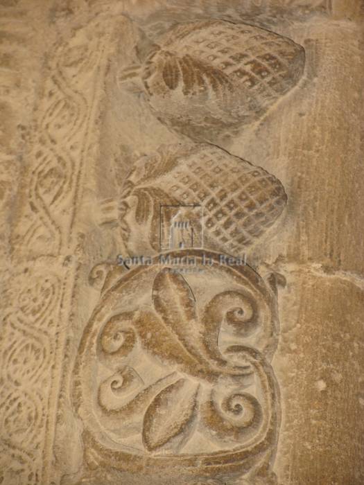 Detalle de las arquivoltas de la portada sur