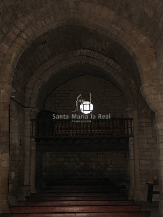 Vista interior desde la cabecera de la nave románica
