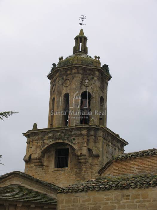 Vista exterior del campanario