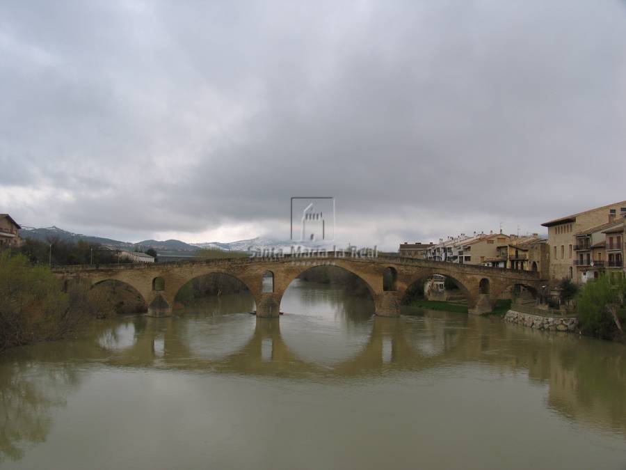 Panorámica del puente románico