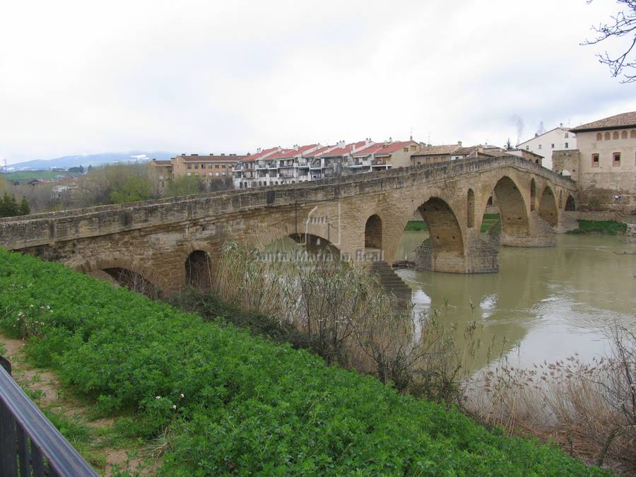 Panorámica del puente románico