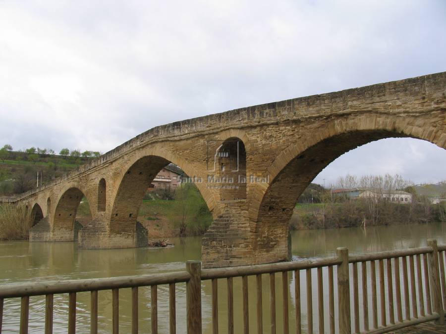 Vista general del puente románo